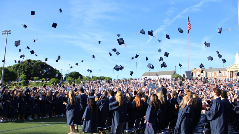 Graduating Seniors Advised to ‘Embrace the Discomfort,’ Remember Community